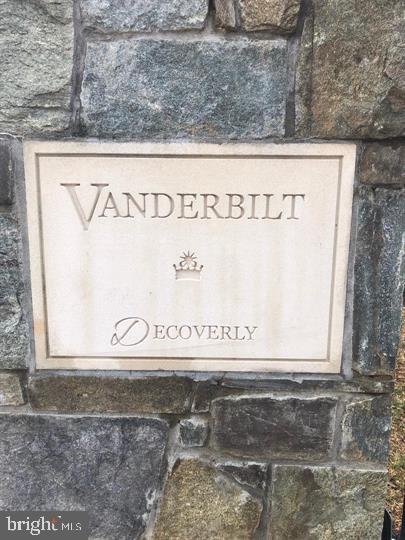 10007 Vanderbilt Cir #8-6