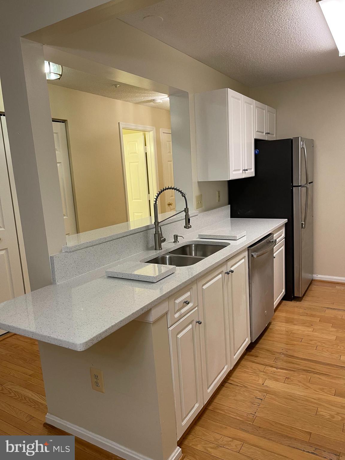 10007 Vanderbilt Cir #8-6