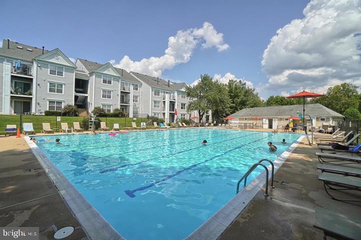 10007 Vanderbilt Cir #8-6