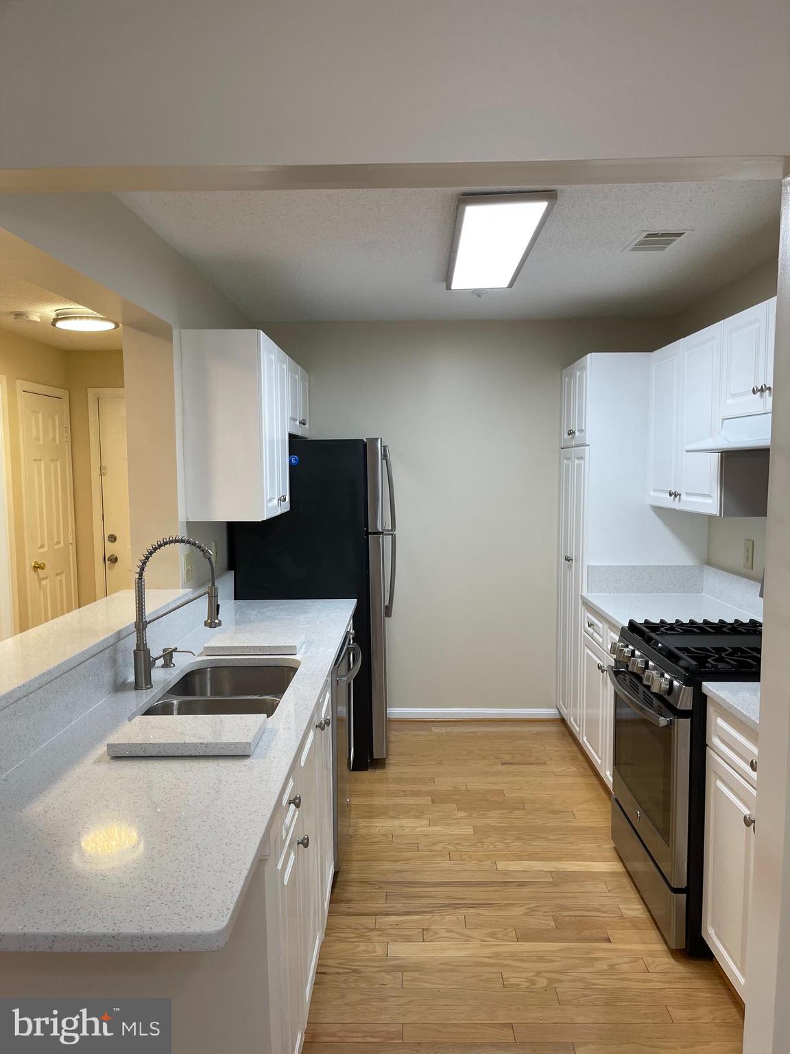 10007 Vanderbilt Cir #8-6