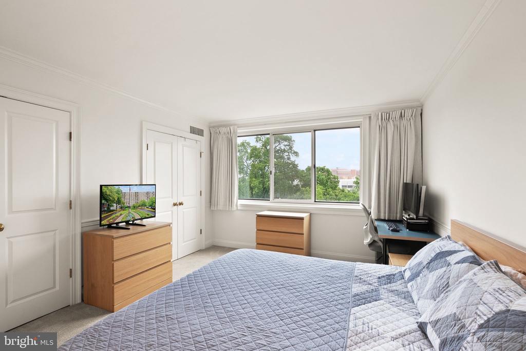 4977 BATTERY LANE Unit: 1-711