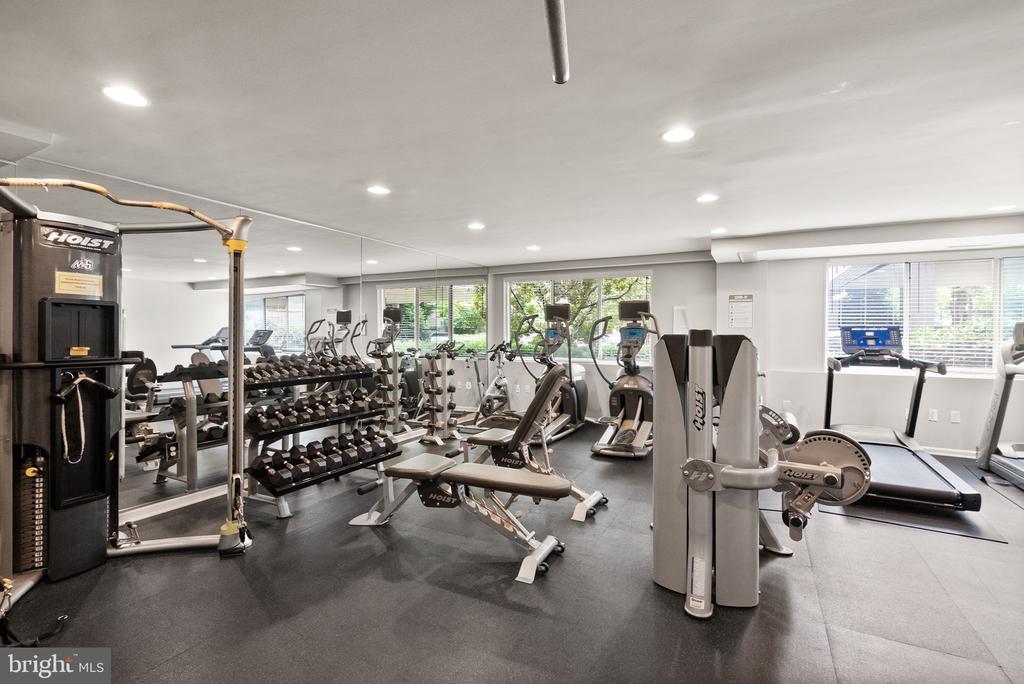 4977 BATTERY LANE Unit: 1-711