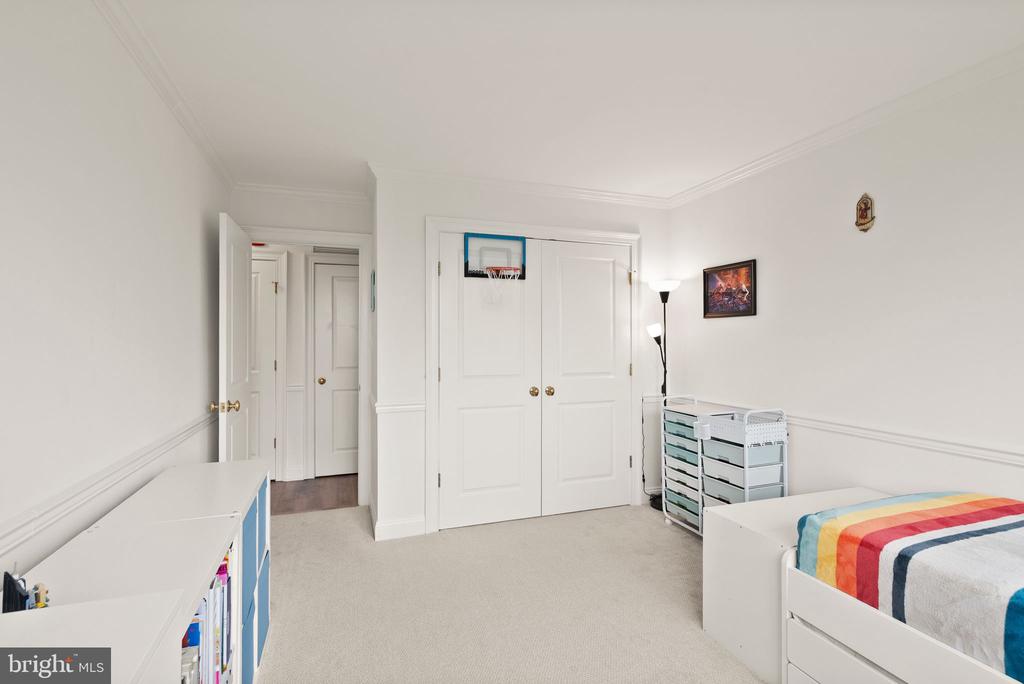 4977 BATTERY LANE Unit: 1-711