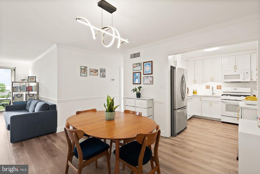 4977 BATTERY LANE Unit: 1-711