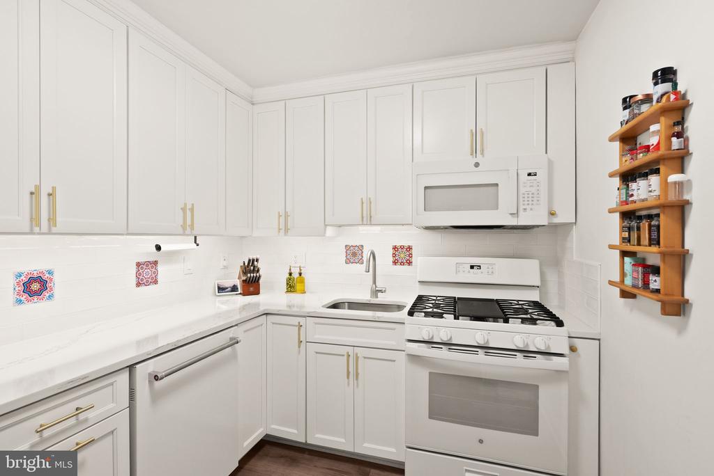 4977 BATTERY LANE Unit: 1-711