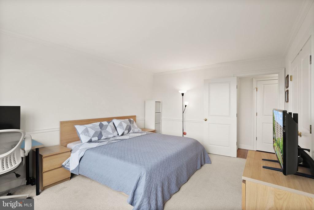 4977 BATTERY LANE Unit: 1-711