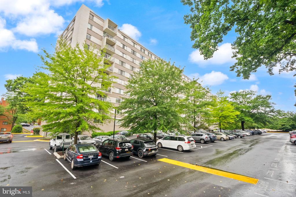 4977 BATTERY LANE Unit: 1-711