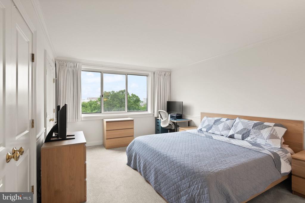 4977 BATTERY LANE Unit: 1-711