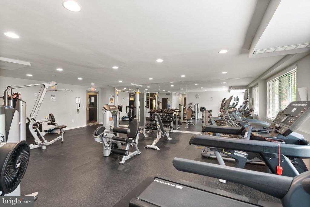 4977 BATTERY LANE Unit: 1-711
