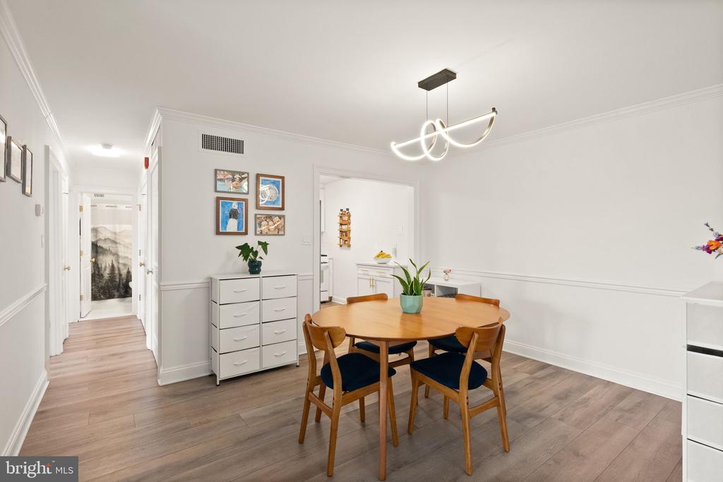 4977 BATTERY LANE Unit: 1-711