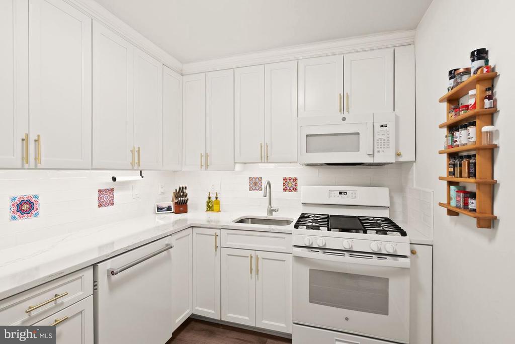 4977 BATTERY LANE Unit: 1-711