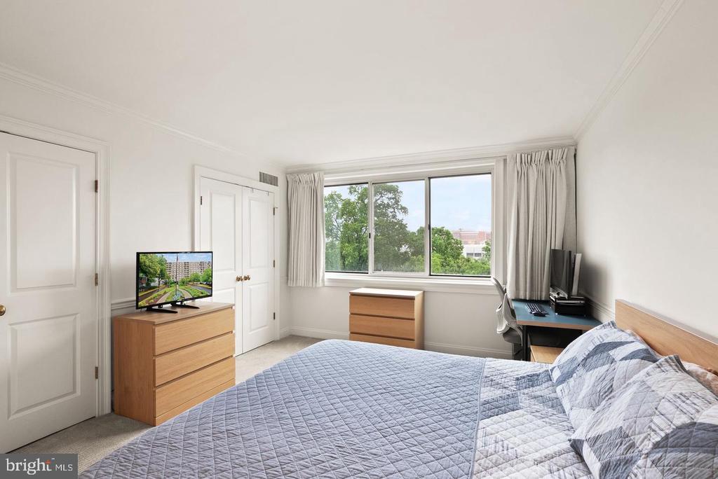 4977 BATTERY LANE Unit: 1-711