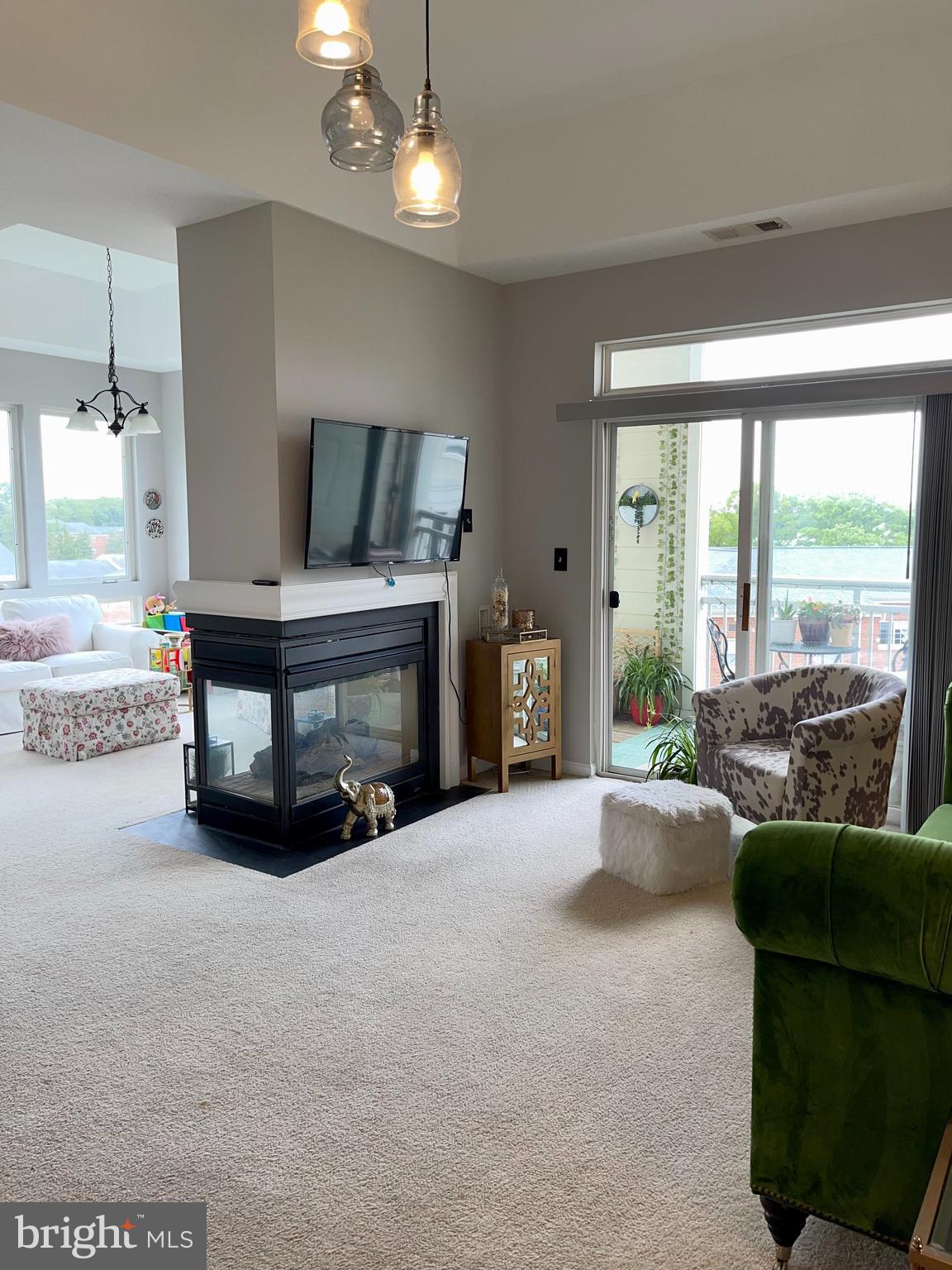 801 S GREENBRIER ST #412