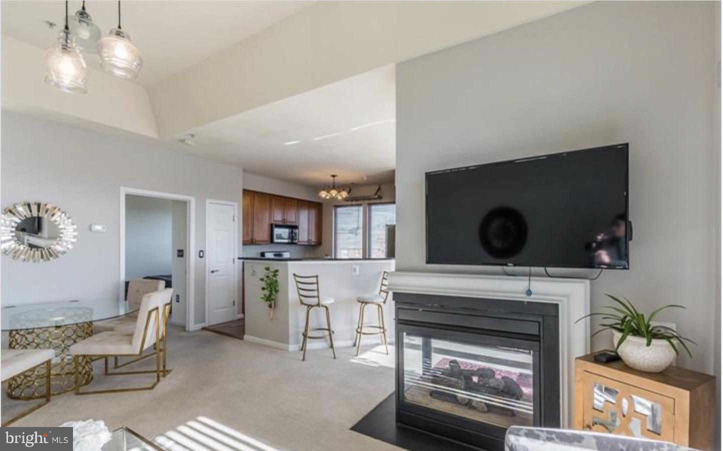 801 S GREENBRIER ST #412