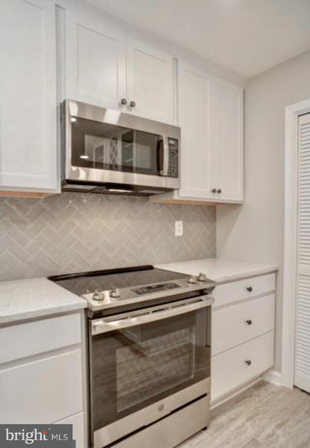 2510 FAIRFAX DRIVE 2EIII