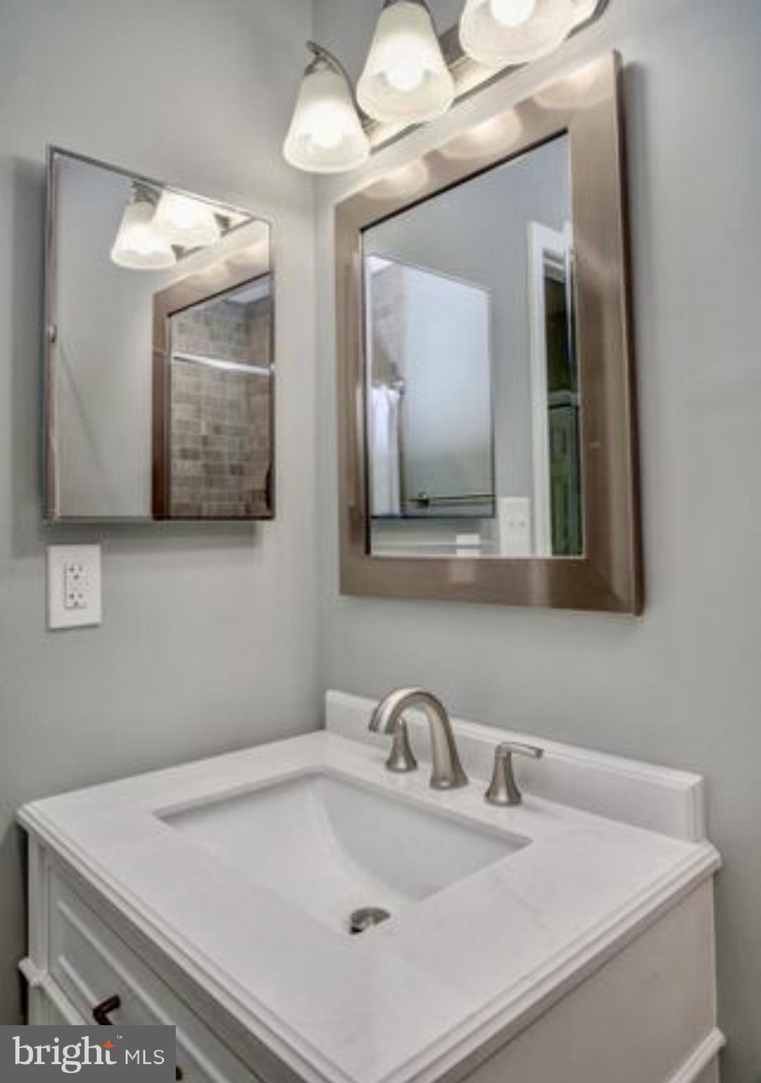 2510 FAIRFAX DRIVE 2EIII