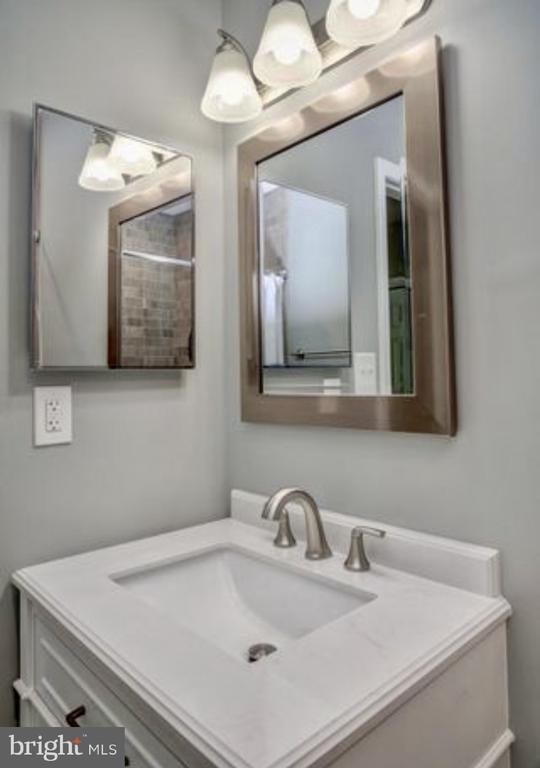 2510 FAIRFAX DRIVE 2EIII