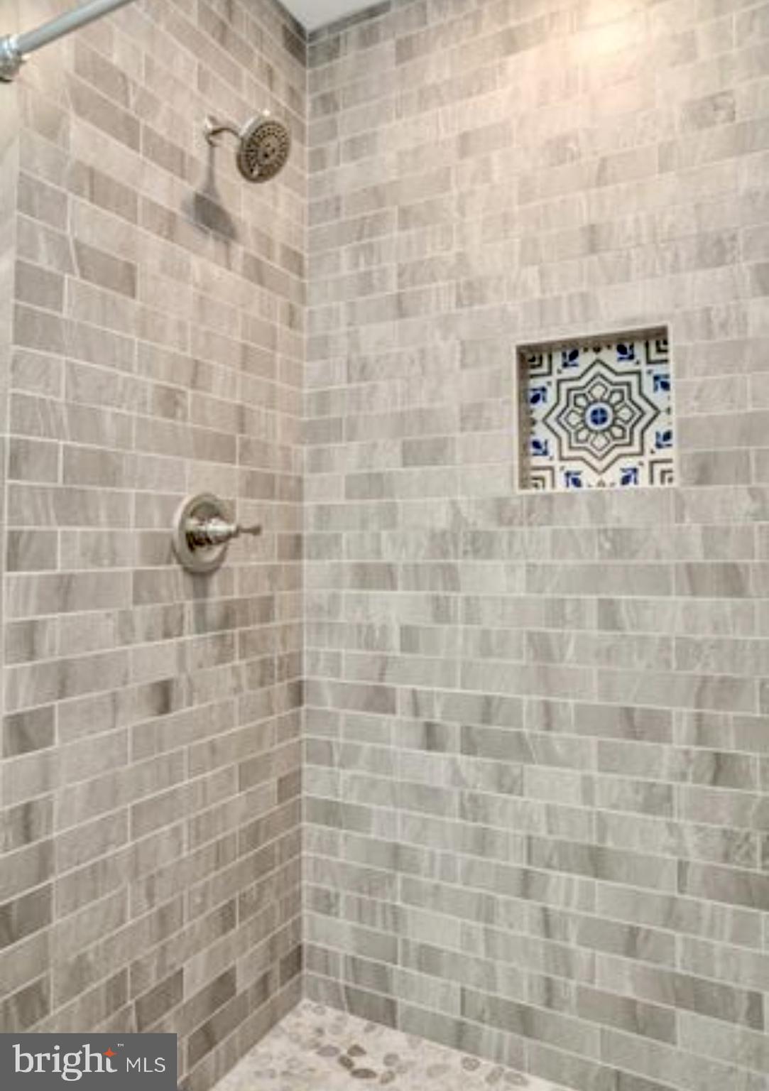 2510 FAIRFAX DRIVE 2EIII
