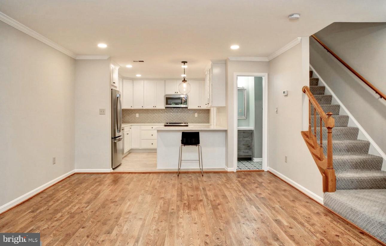 2510 FAIRFAX DRIVE 2EIII