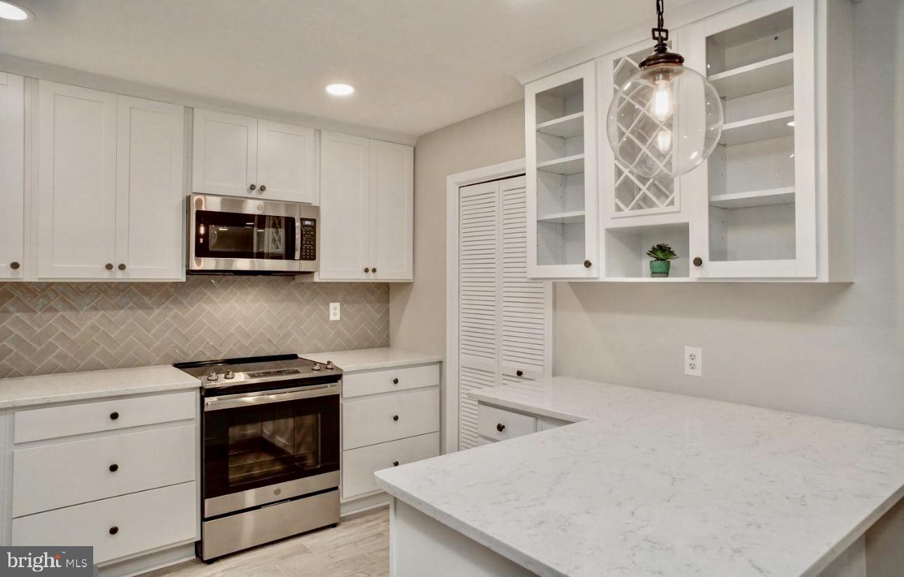 2510 FAIRFAX DRIVE 2EIII