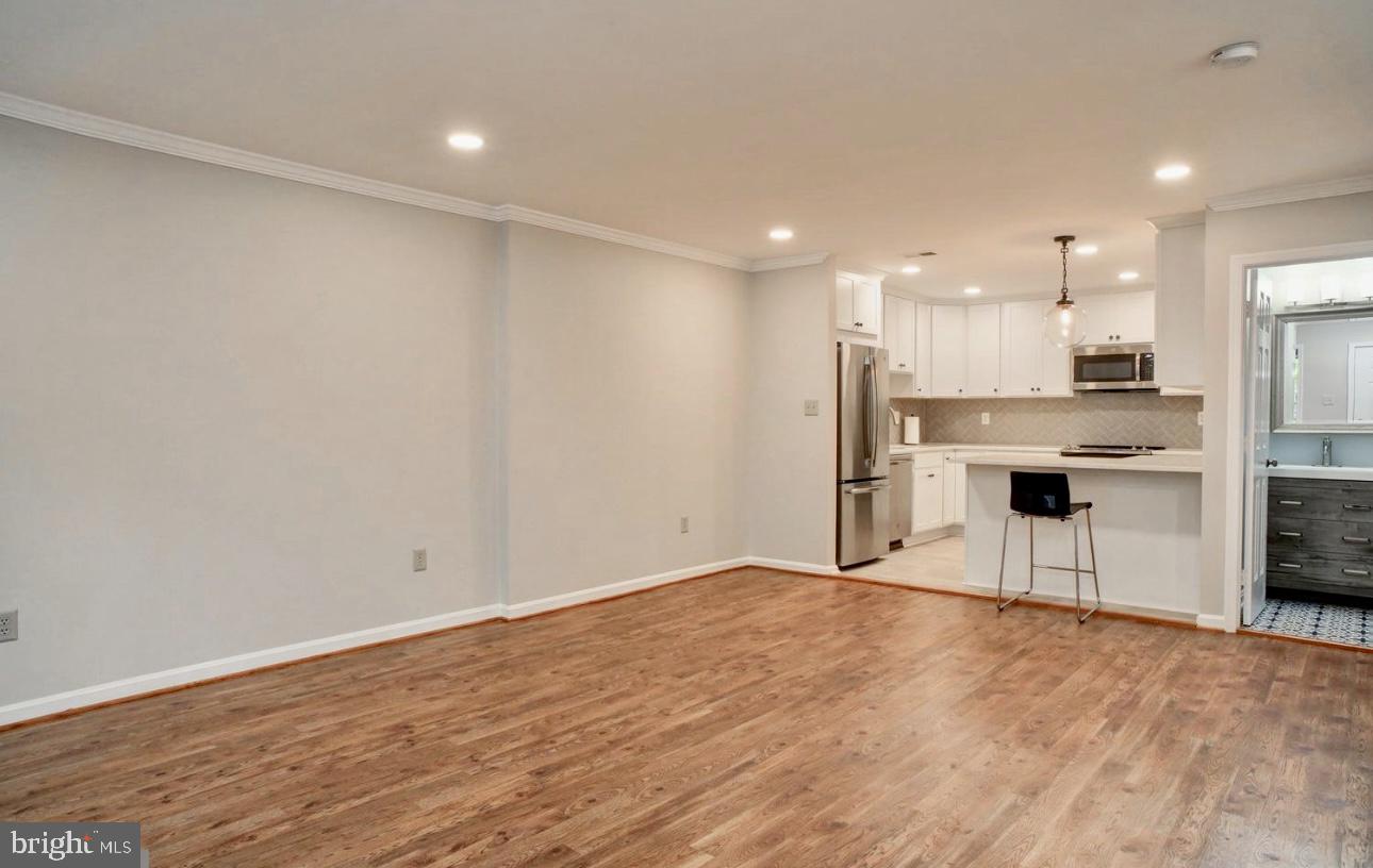 2510 FAIRFAX DRIVE 2EIII