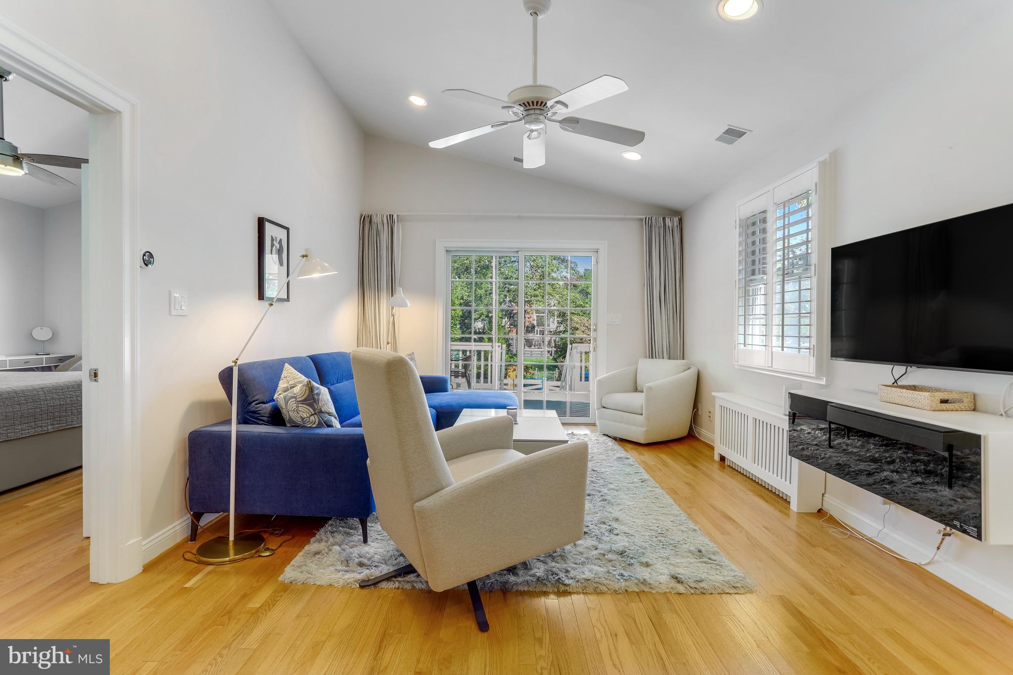 103 W ALEXANDRIA AVENUE