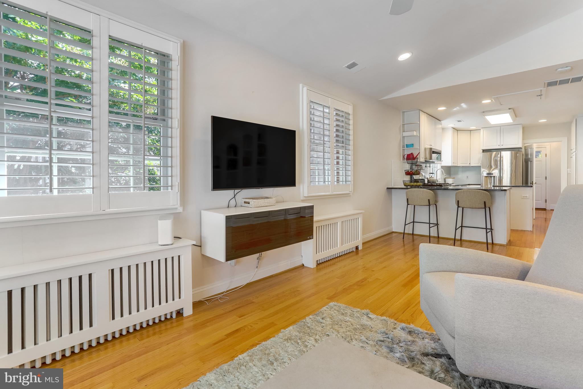 103 W ALEXANDRIA AVENUE