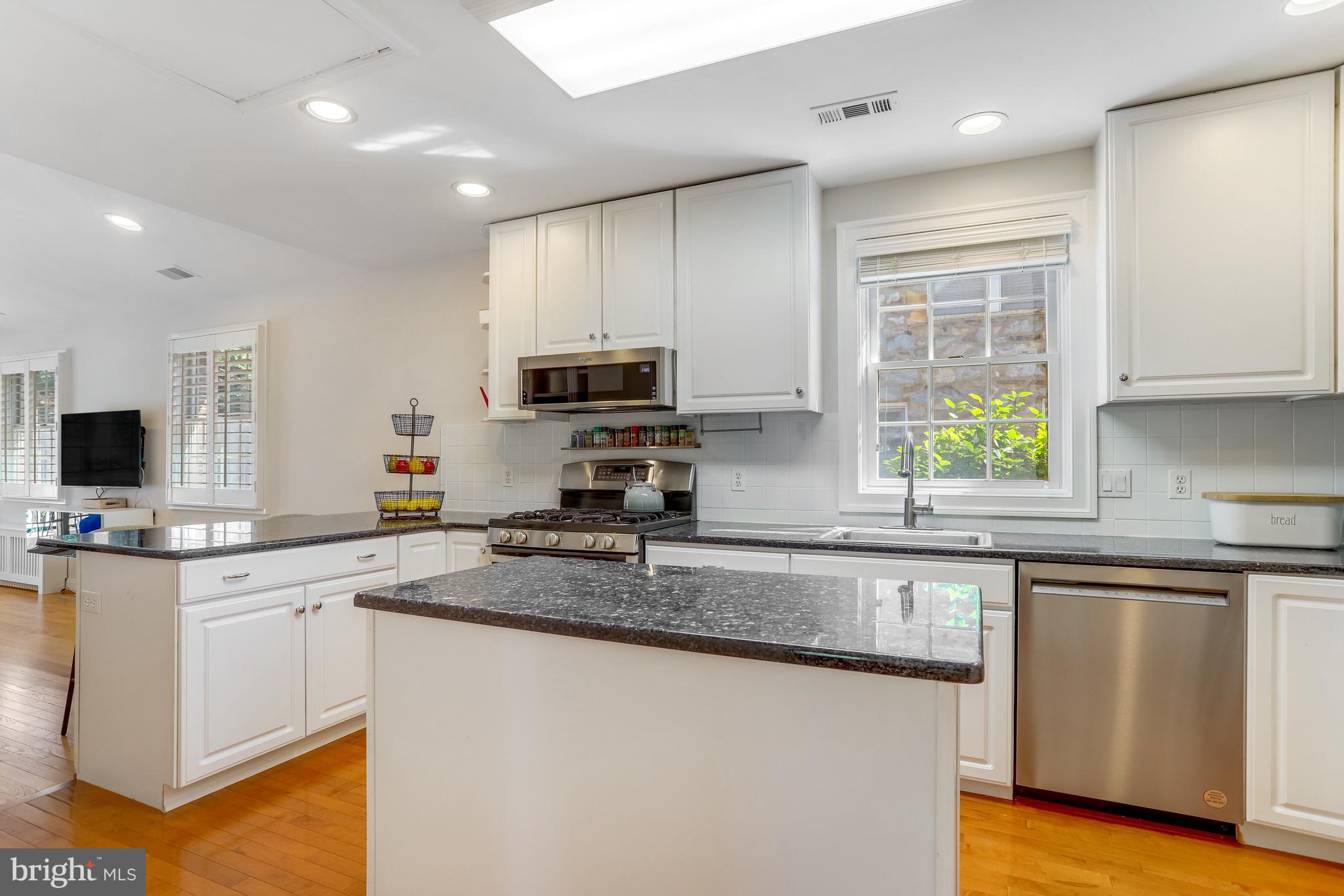 103 W ALEXANDRIA AVENUE