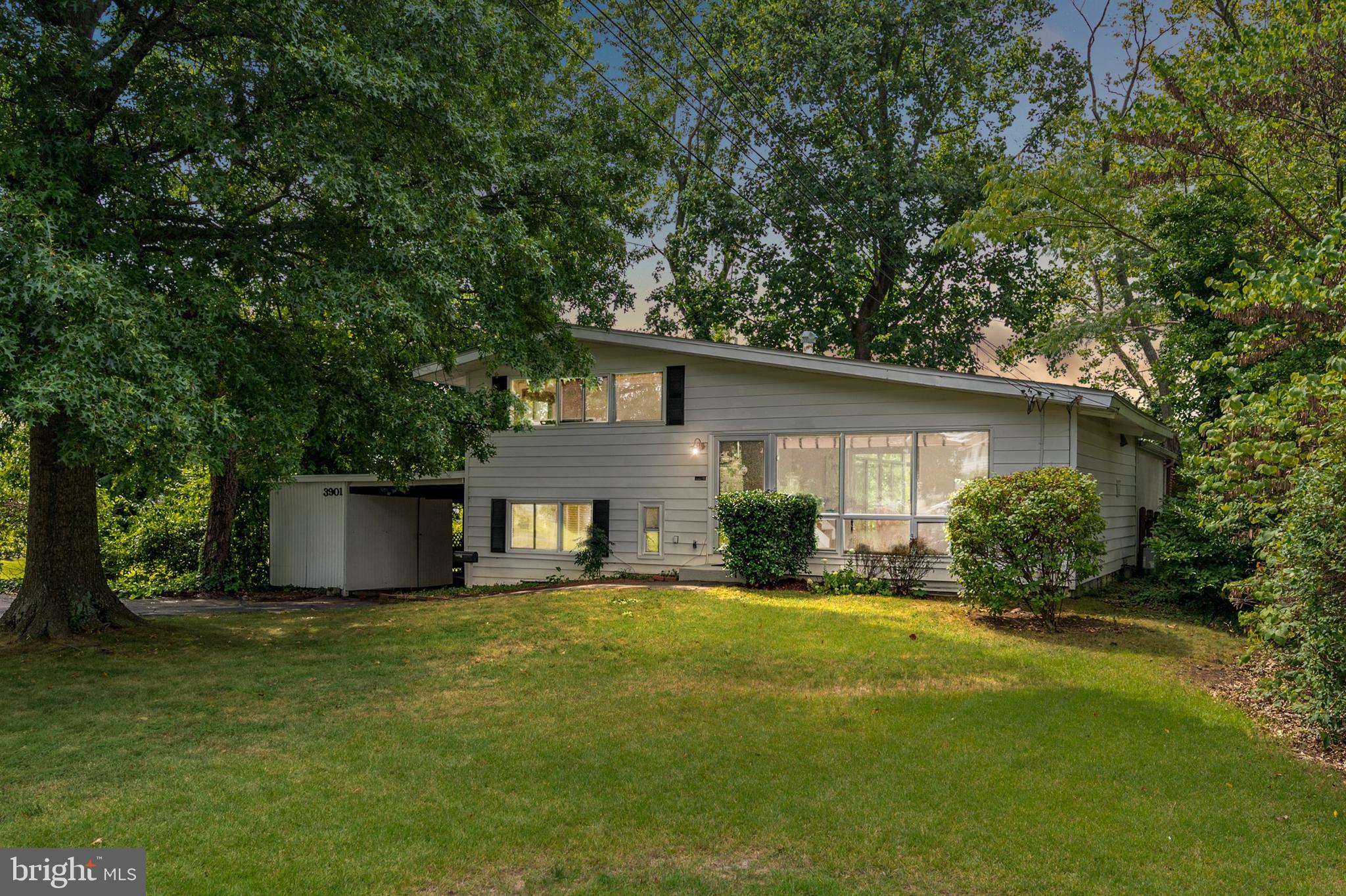 3901 Javins DRIVE