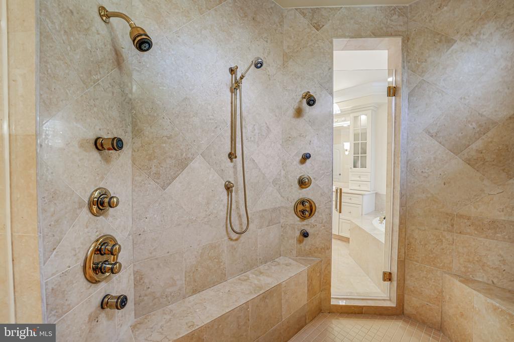 1493 Evans Farm Dr
