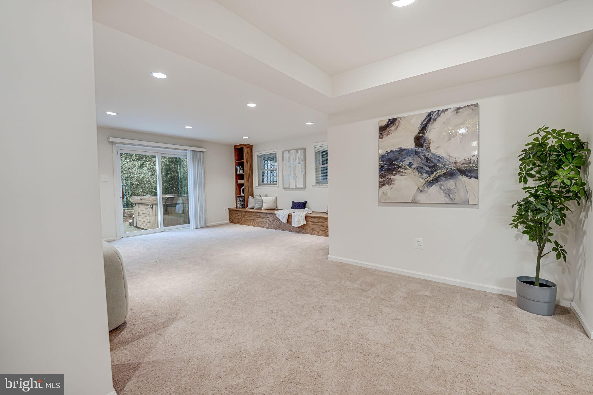 6600 Baymeadow Ct