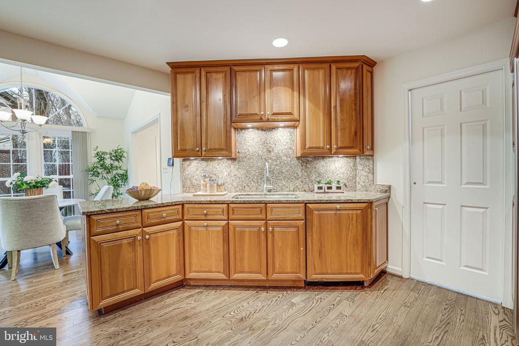 6600 Baymeadow Ct