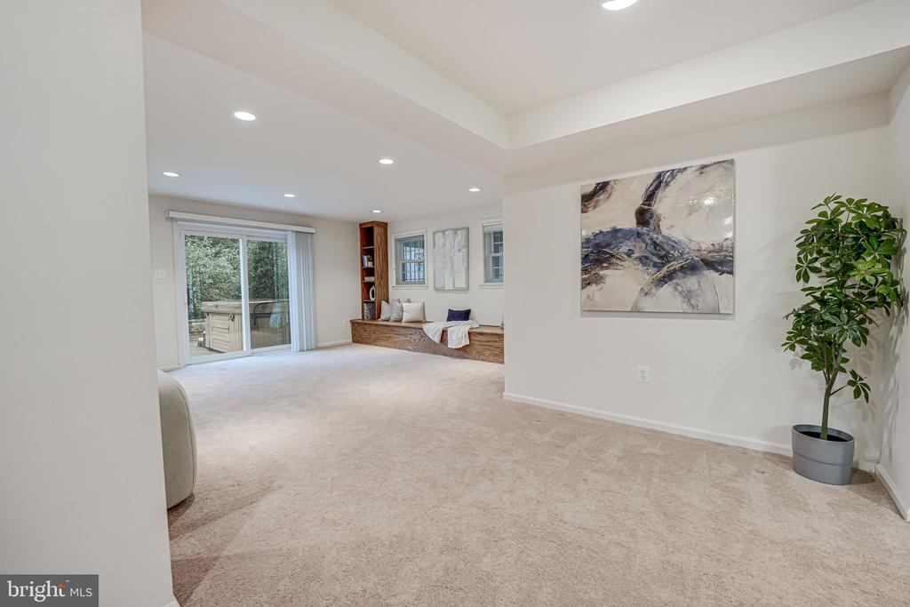6600 Baymeadow Ct
