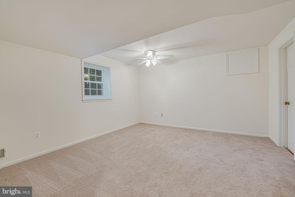 6600 Baymeadow Ct