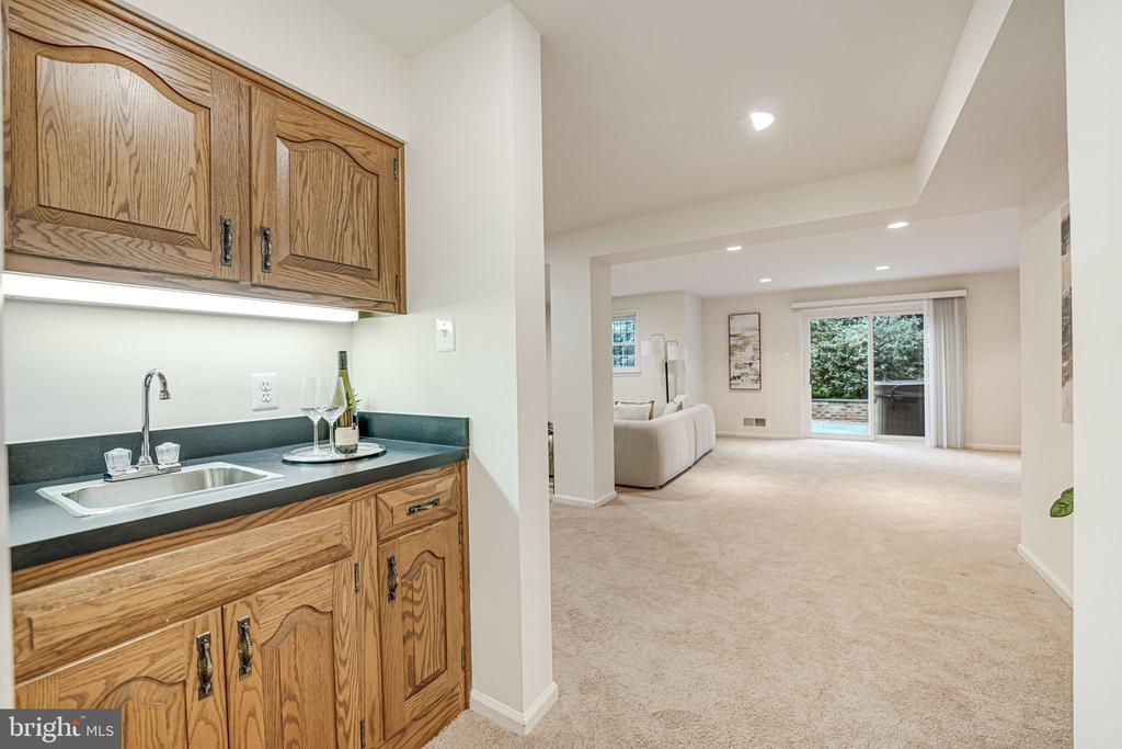 6600 Baymeadow Ct