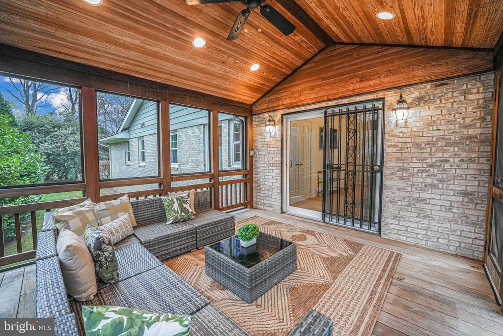 6600 Baymeadow Ct