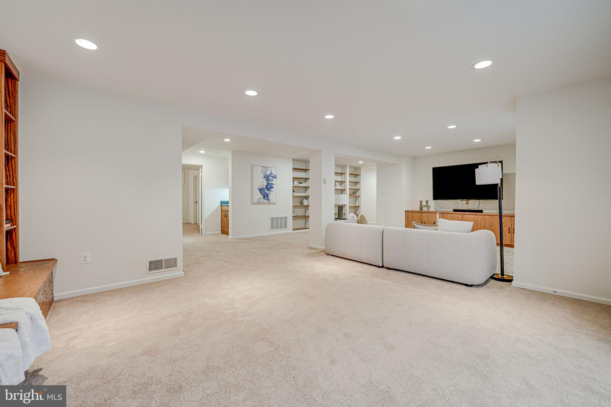 6600 Baymeadow Ct