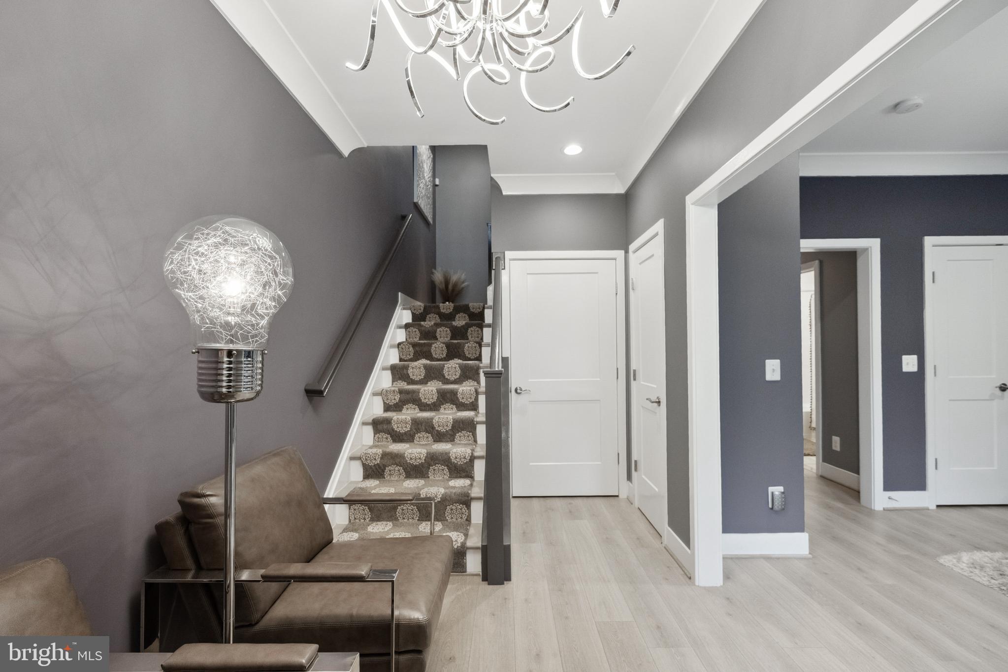 141 CENTER STREET S 6