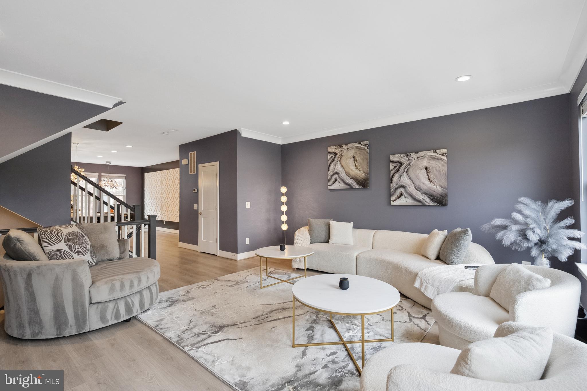 141 CENTER STREET S 6