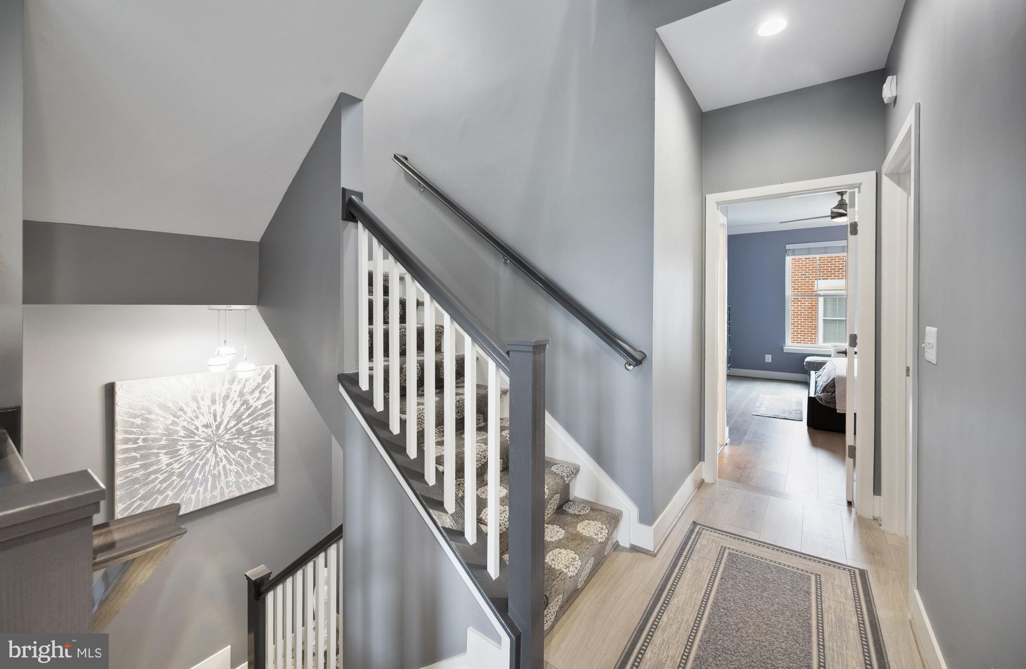 141 CENTER STREET S 6