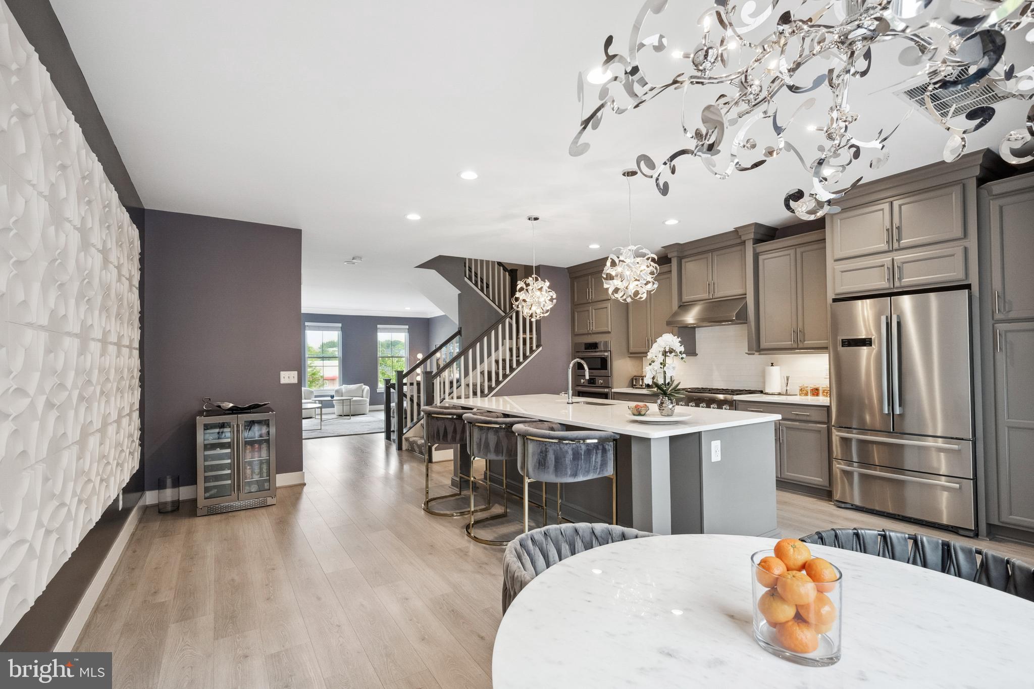 141 CENTER STREET S 6