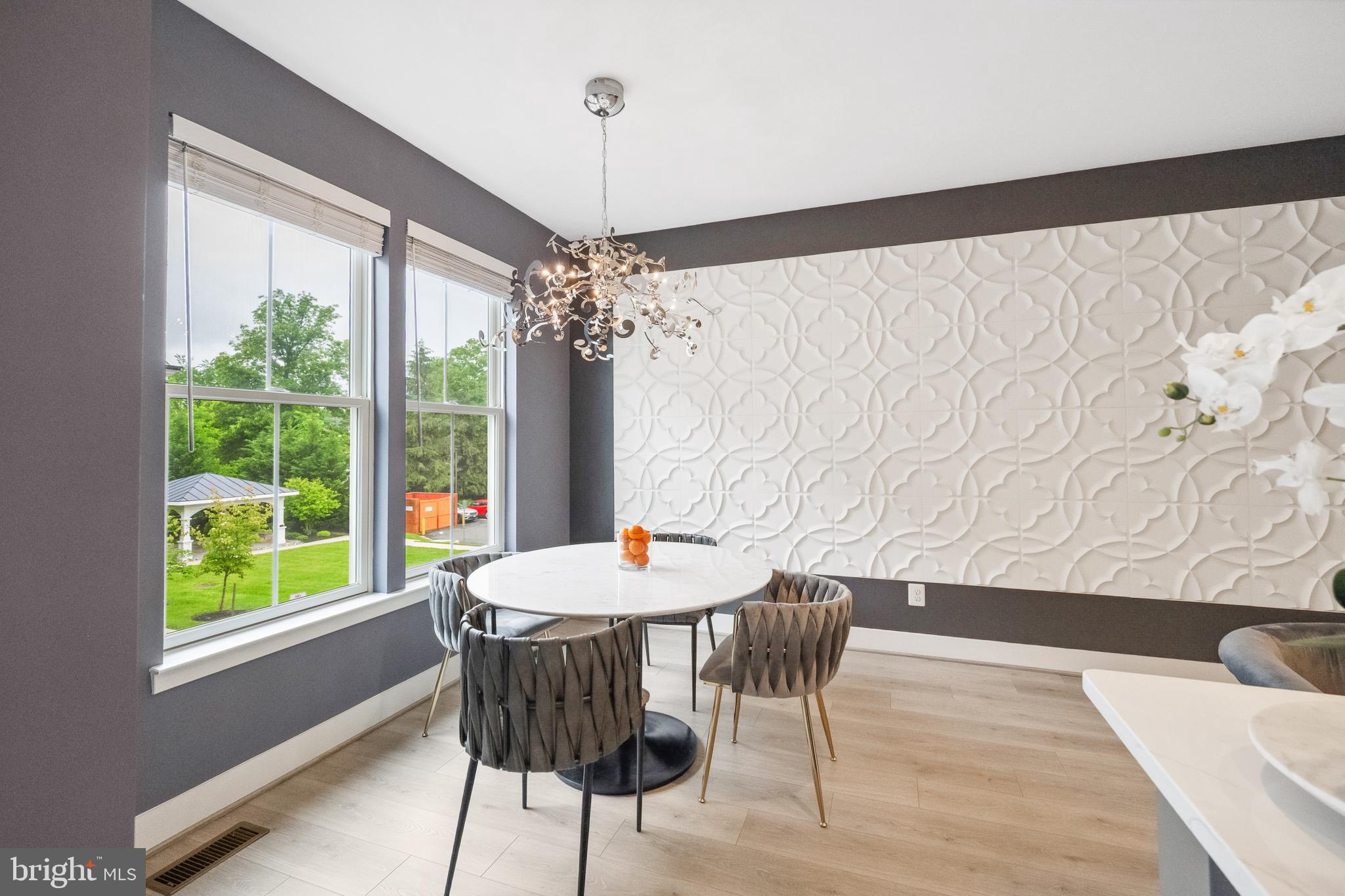 141 CENTER STREET S 6