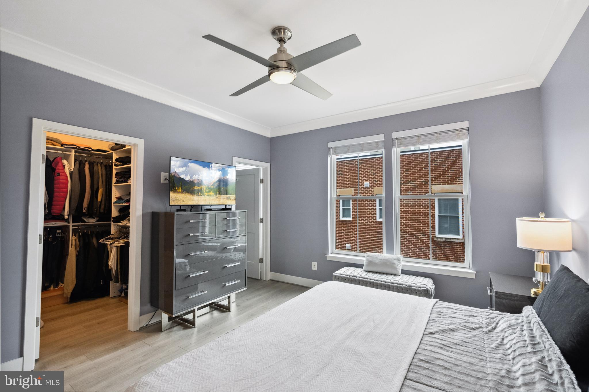 141 CENTER STREET S 6