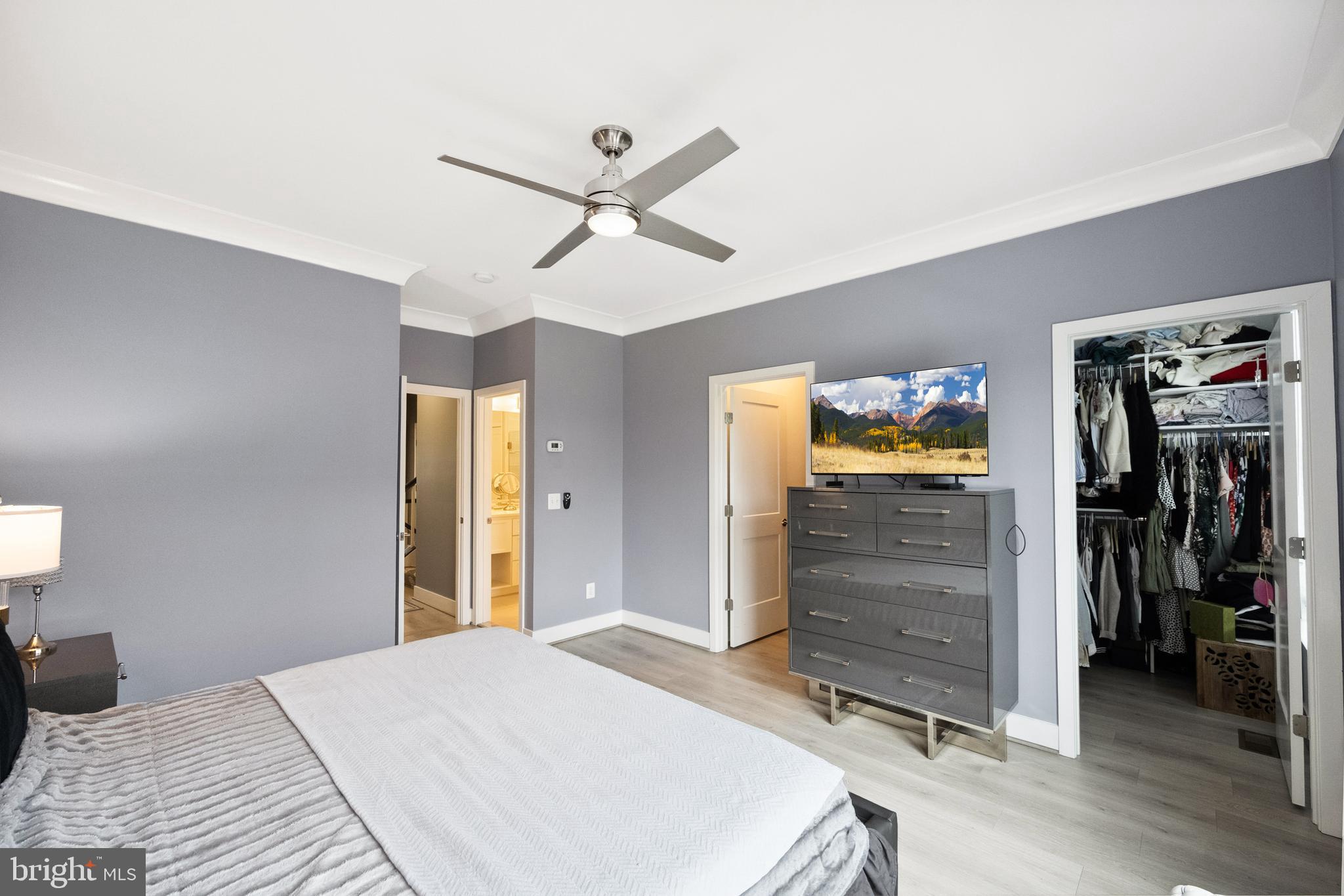 141 CENTER STREET S 6