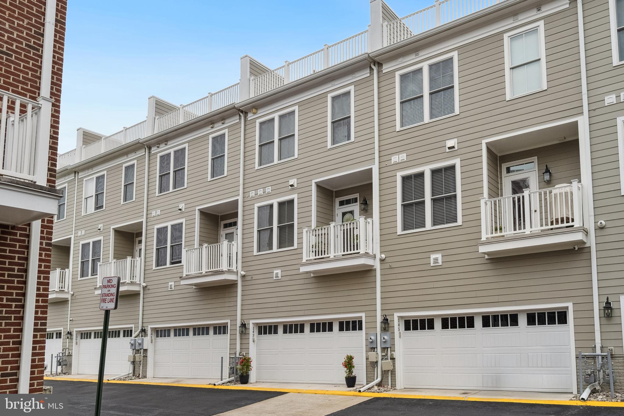 141 CENTER STREET S 6