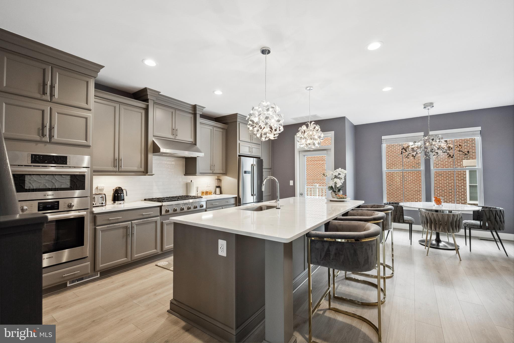 141 CENTER STREET S 6