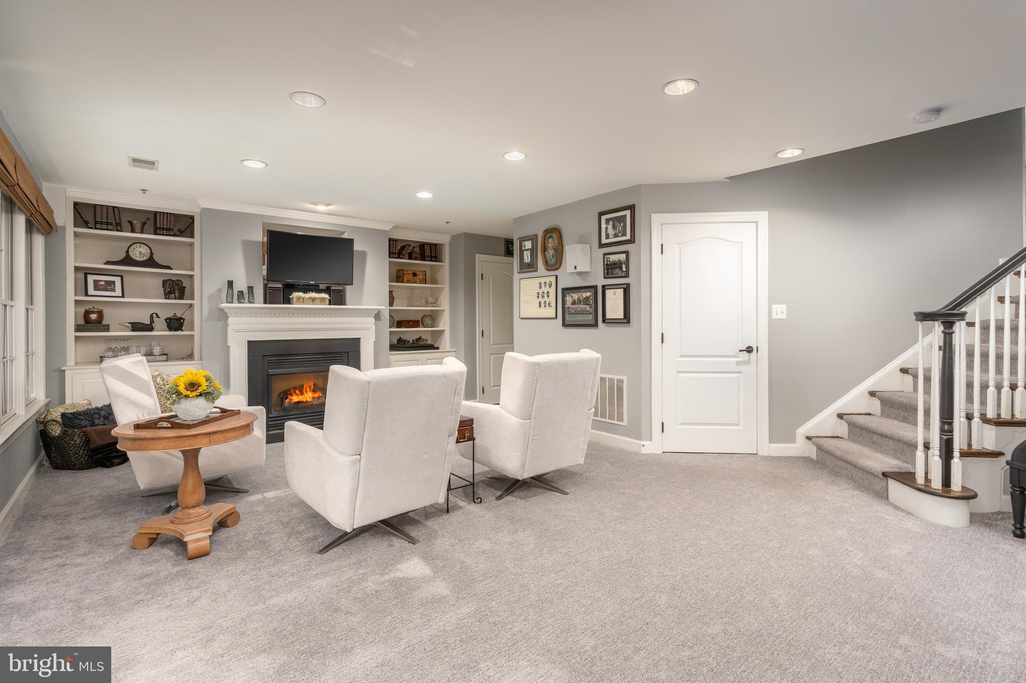 7486 CARRIAGE HILLS DRIVE