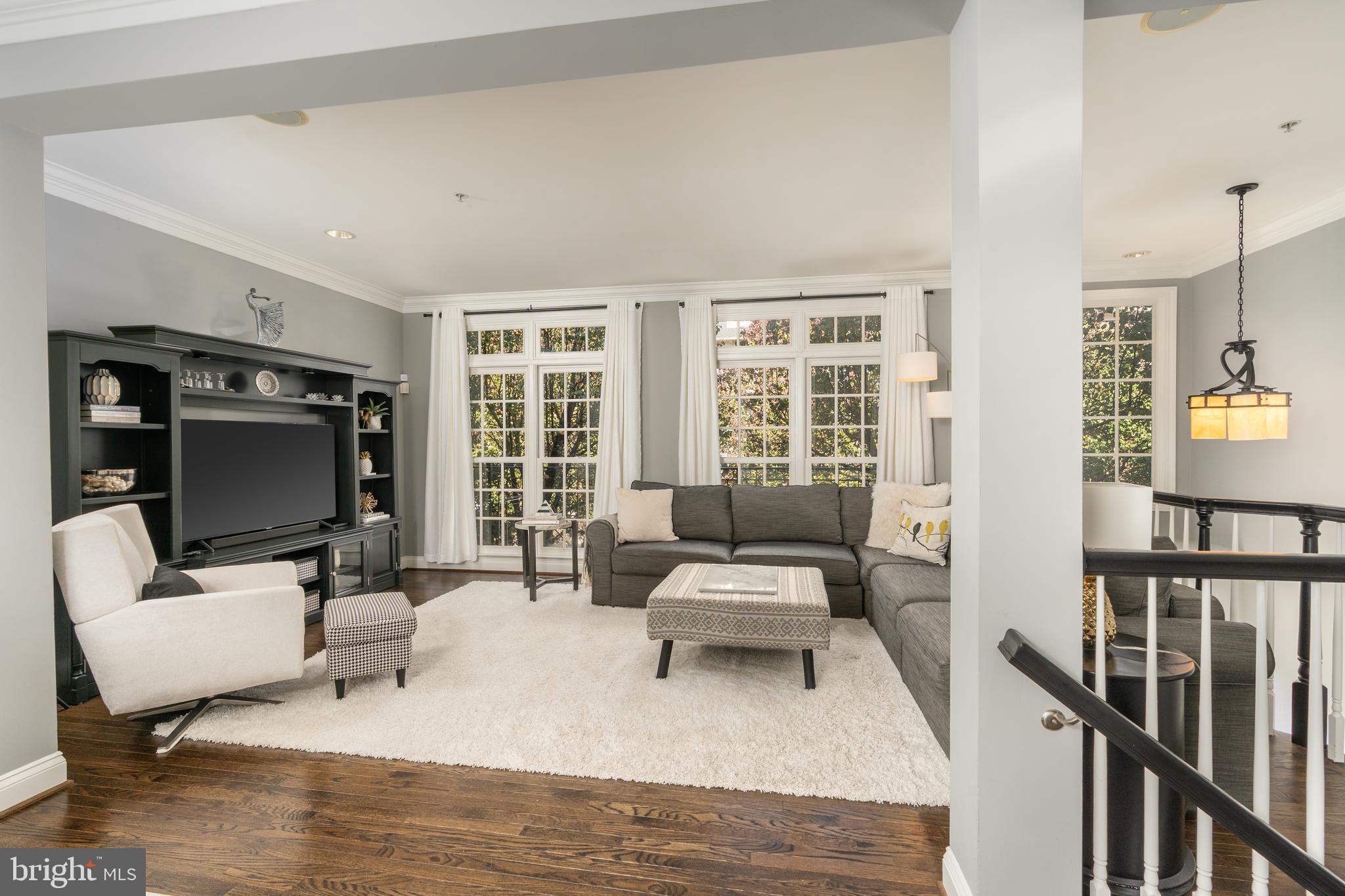 7486 CARRIAGE HILLS DRIVE