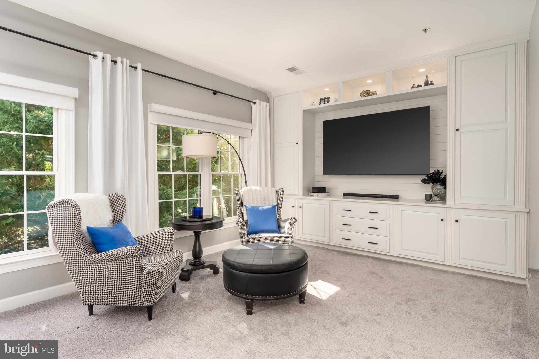 7486 CARRIAGE HILLS DRIVE