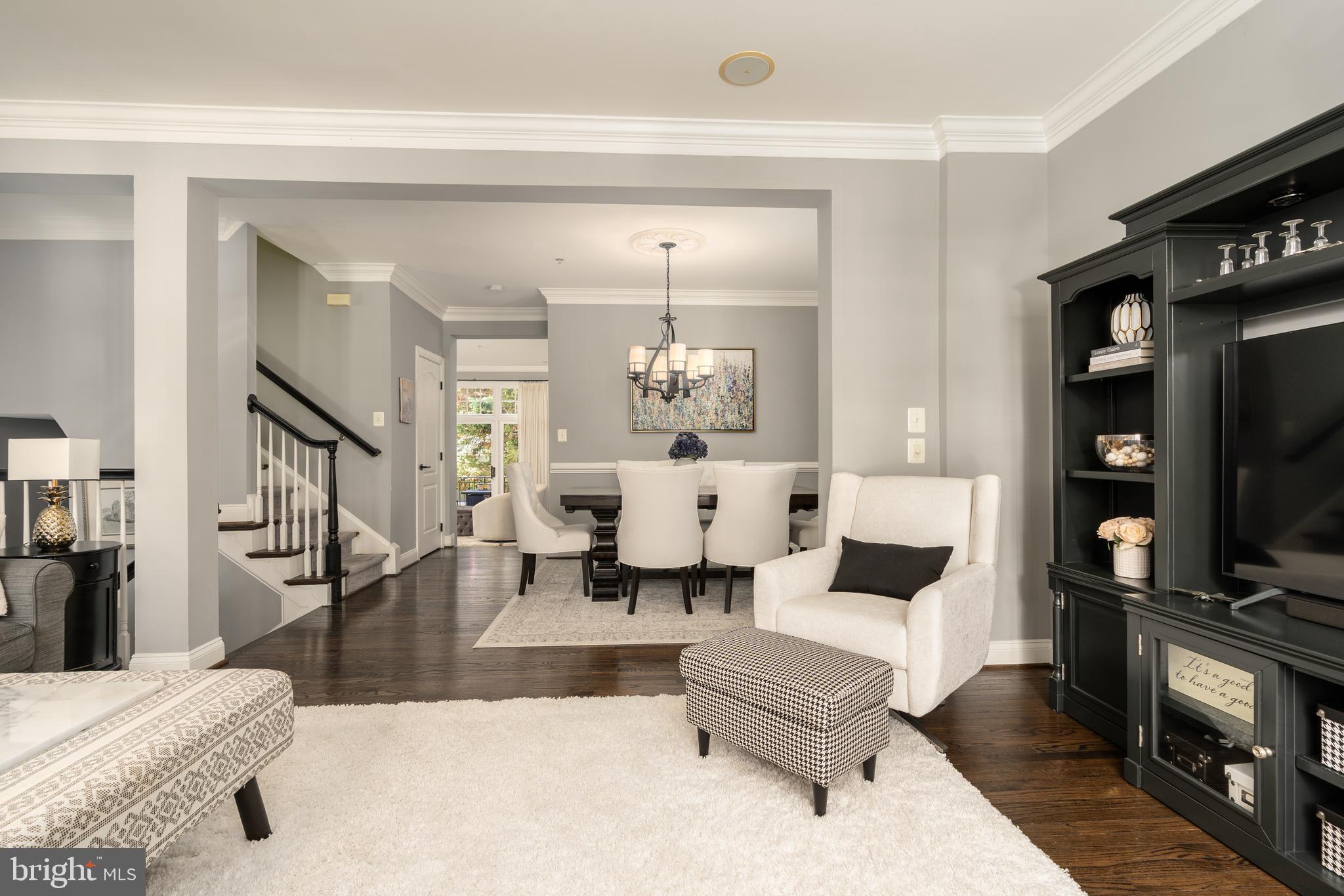 7486 CARRIAGE HILLS DRIVE